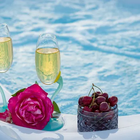 Comfort Luxe Adriatic View & Jacuzzi Znjan Beach شقة