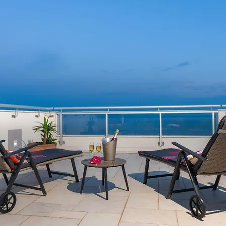 شقة Comfort Luxe Adriatic View & Jacuzzi Znjan Beach *