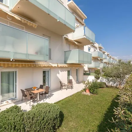 شقة Comfort Luxe Adriatic View & Jacuzzi Znjan Beach *